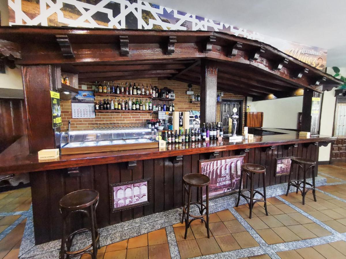 סגוביה Hospedaje Bar El Gato Del Acueducto מראה חיצוני תמונה